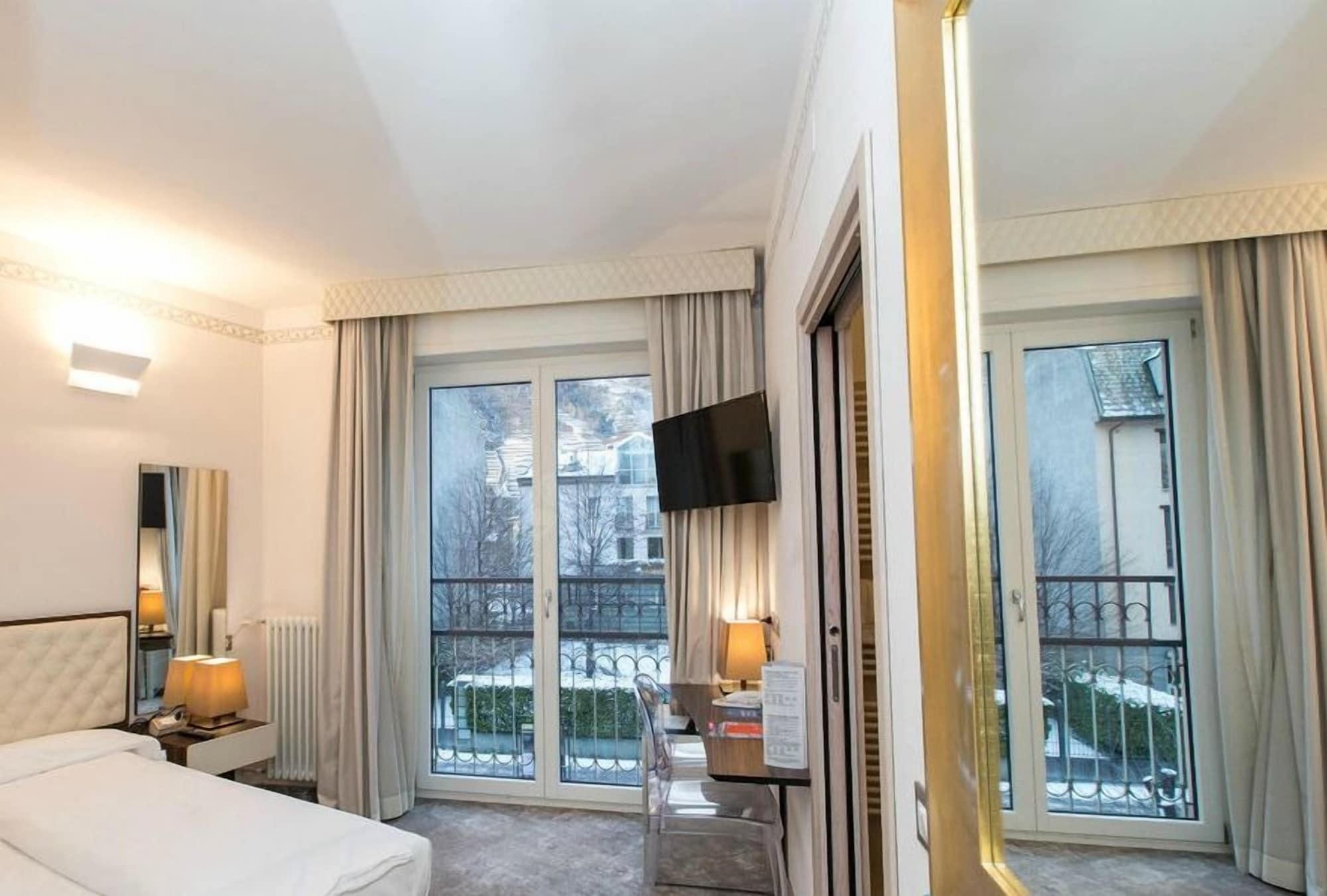 Hotel Corona Tirano Zewnętrze zdjęcie
