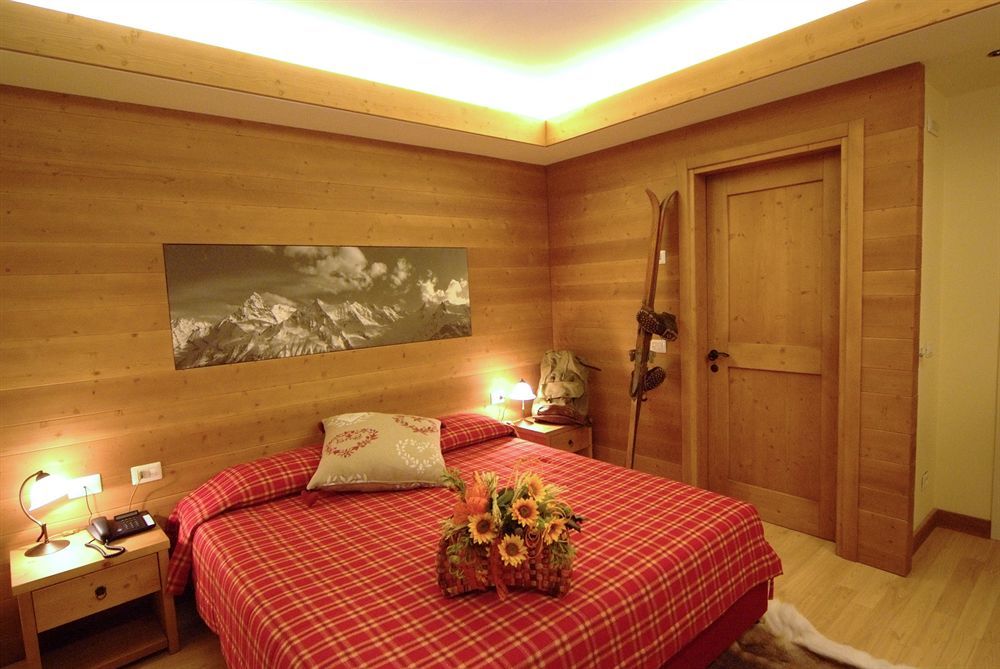 Hotel Corona Tirano Zewnętrze zdjęcie