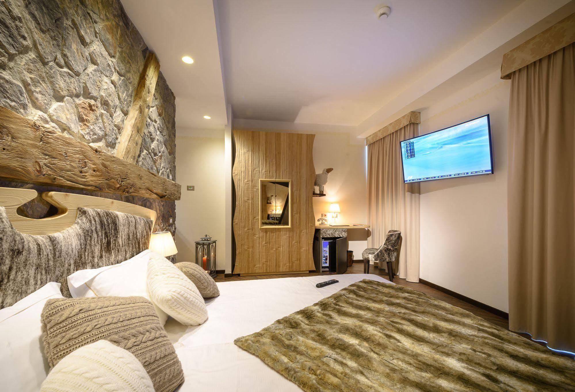 Hotel Corona Tirano Zewnętrze zdjęcie