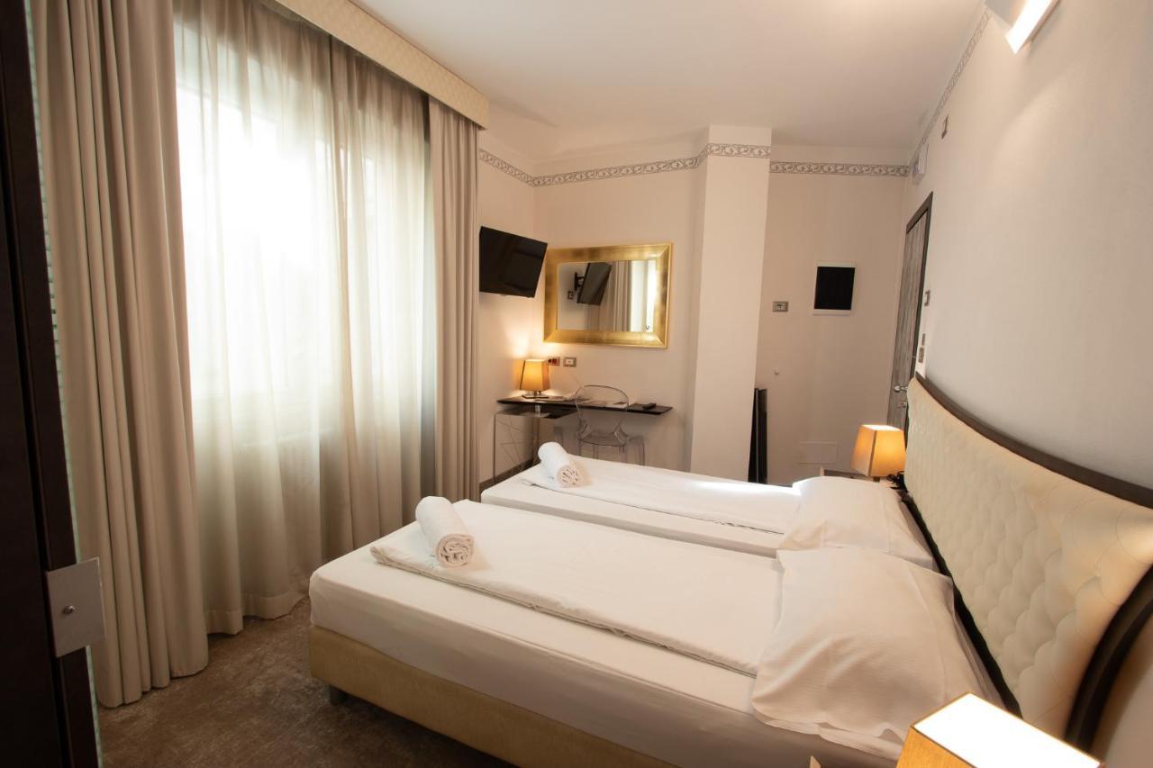 Hotel Corona Tirano Zewnętrze zdjęcie